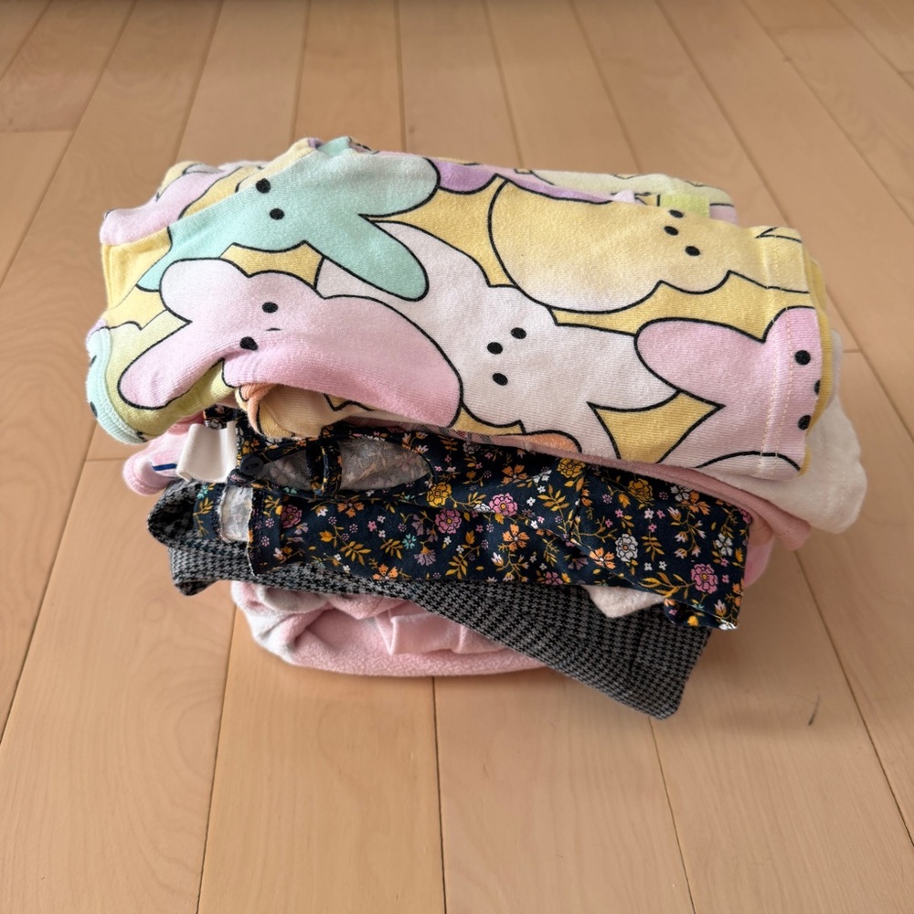 2T Girl’s Bundle - Picture 2 of 6